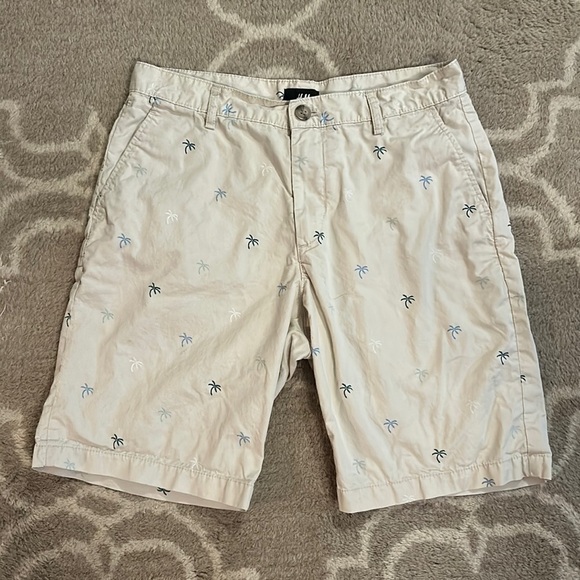 H&M size 30R khaki shorts with palm tree print with front & back pockets - Picture 1 of 6